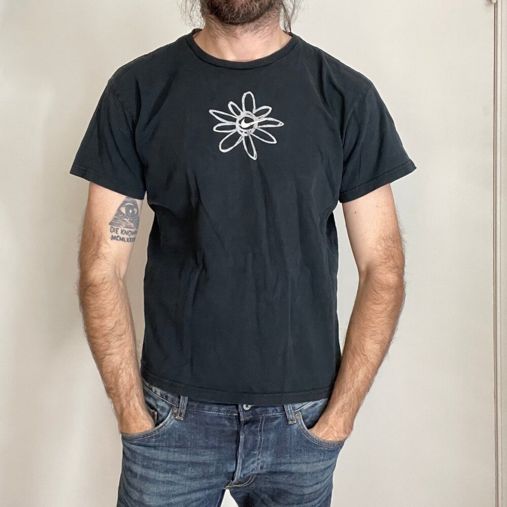 Vintage 90’s Nike Flower Sketch T Shirt Size XL Black Cotton Made in USA Y2K